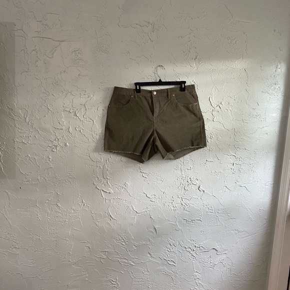 GAP Corduroy Shorts Moss Green 16 Frayed Hem Soft Stretch Ladies Cord BohoCore - Picture 1 of 5